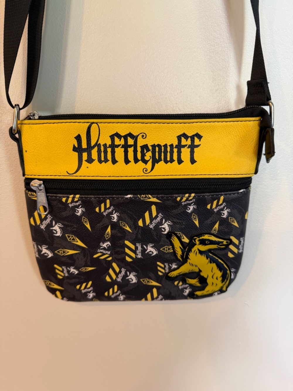 Loungefly HARRY POTTER HUFFLEPUFF CROSSBODY BAG